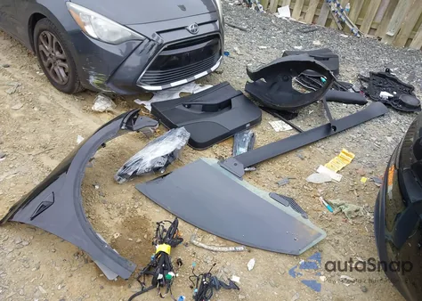 2022 Tesla Model Y Long Range Dual Motor All-Wheel Drive из США, поврежденный, VIN 7SAYGAEE2NF307710